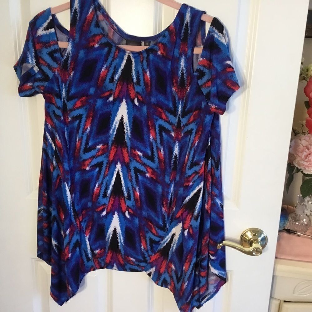 SALE 2/$30. NWOT Rafaella Women’s Sz. Medium Cold-Shoulder Short Sleeved Tunic